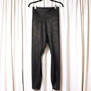 Simply Vera Black Crackle Faux Leather Leggings